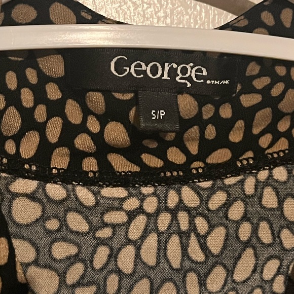 Small short sleeve patterned blouse - Picture 5 of 6